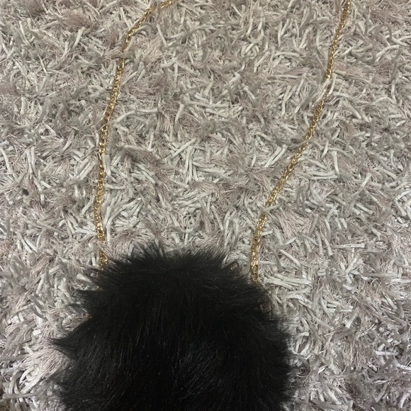 Black fur purse - Picture 1 of 3